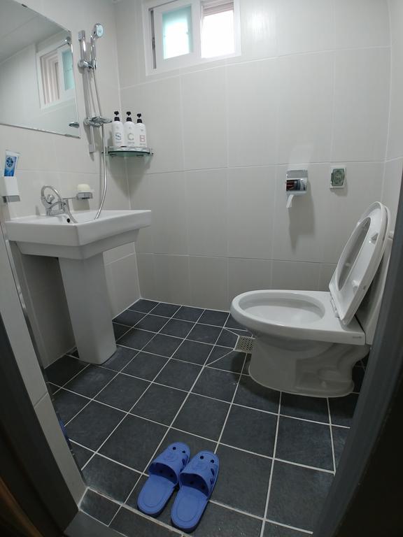 Bomgoro Guesthouse Тегу Екстериор снимка